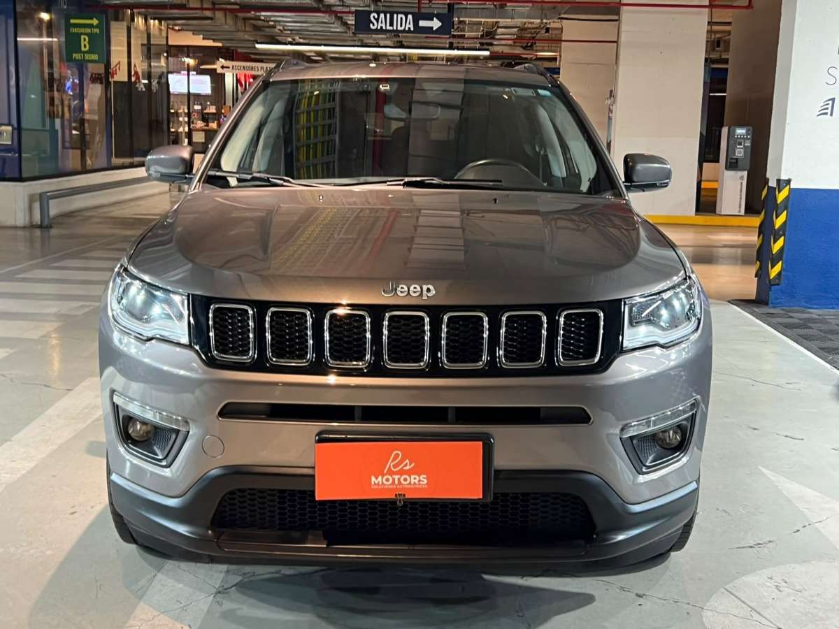 Jeep Compass — foto 2 de 21