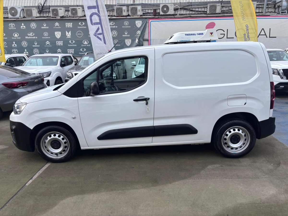 Citroën Berlingo K9 — foto 5 de 8