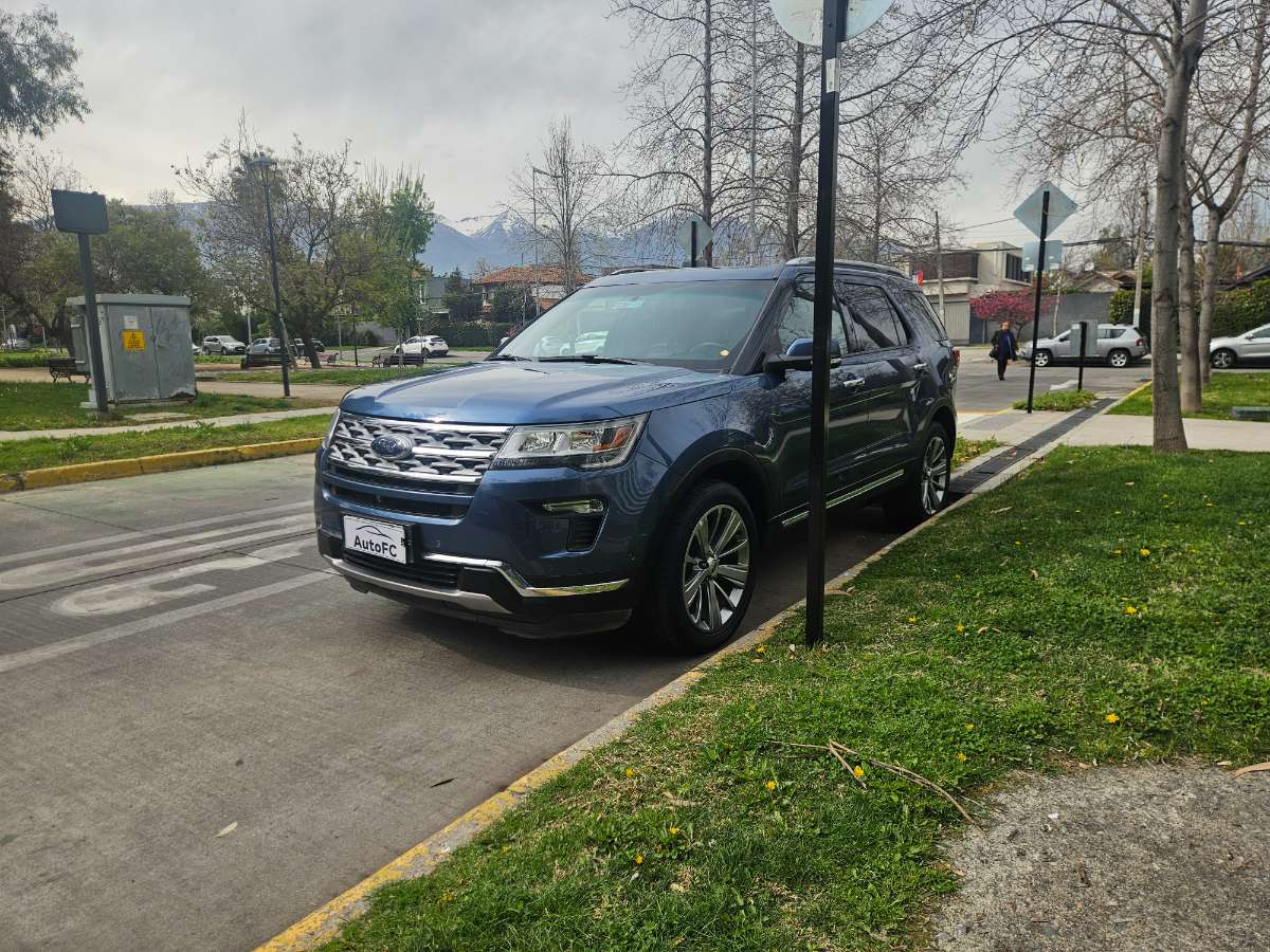 Ford Explorer — foto 10 de 23