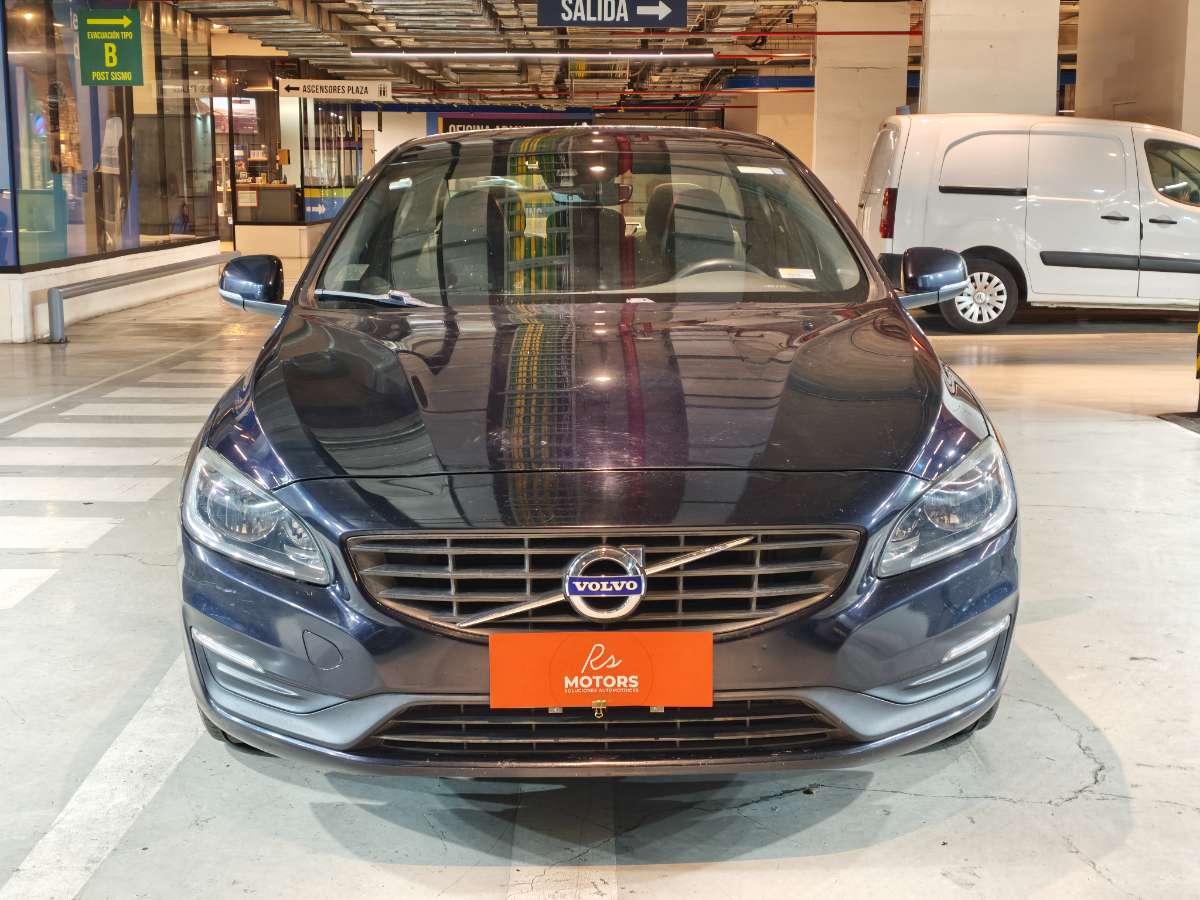 Volvo S60 D2 Comfort Aut — foto 2 de 9