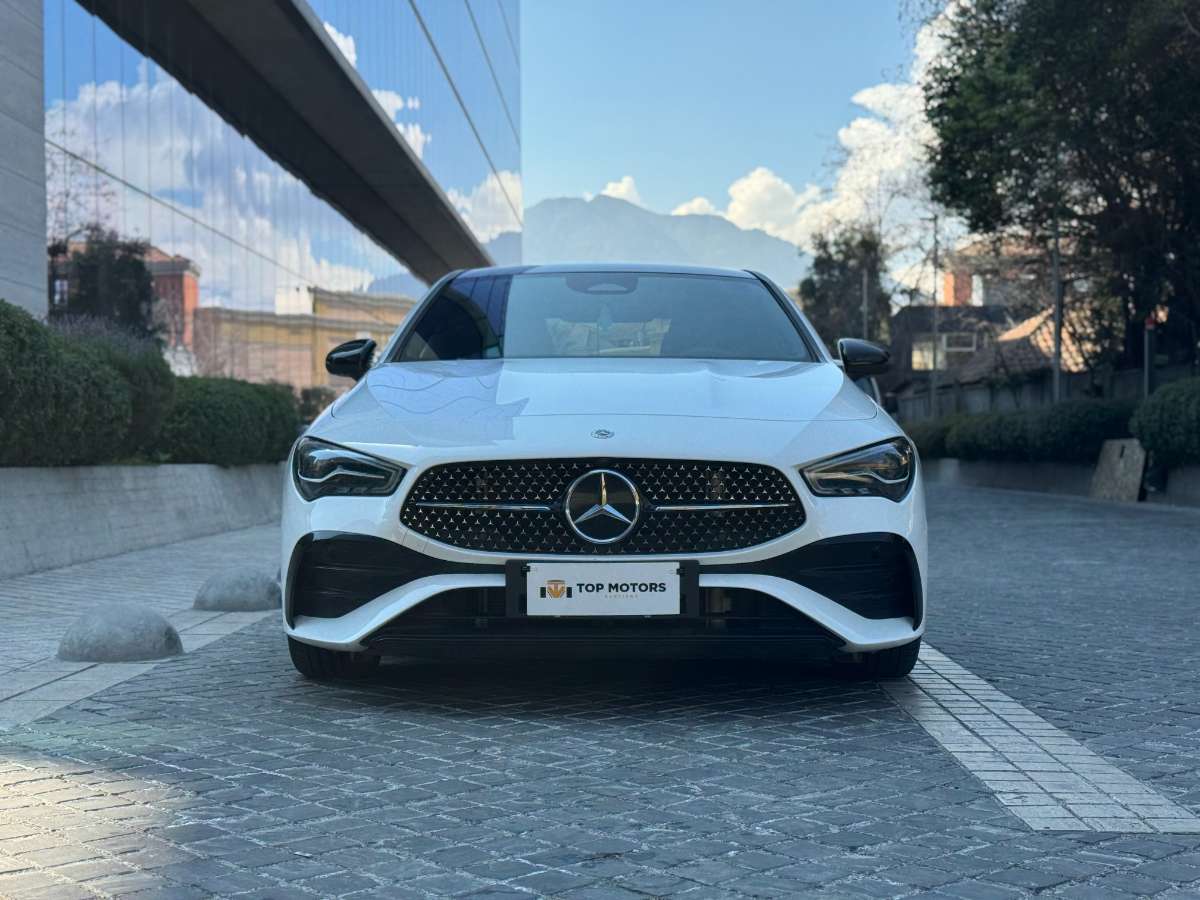 Mercedes-Benz Cla200 — foto 2 de 19