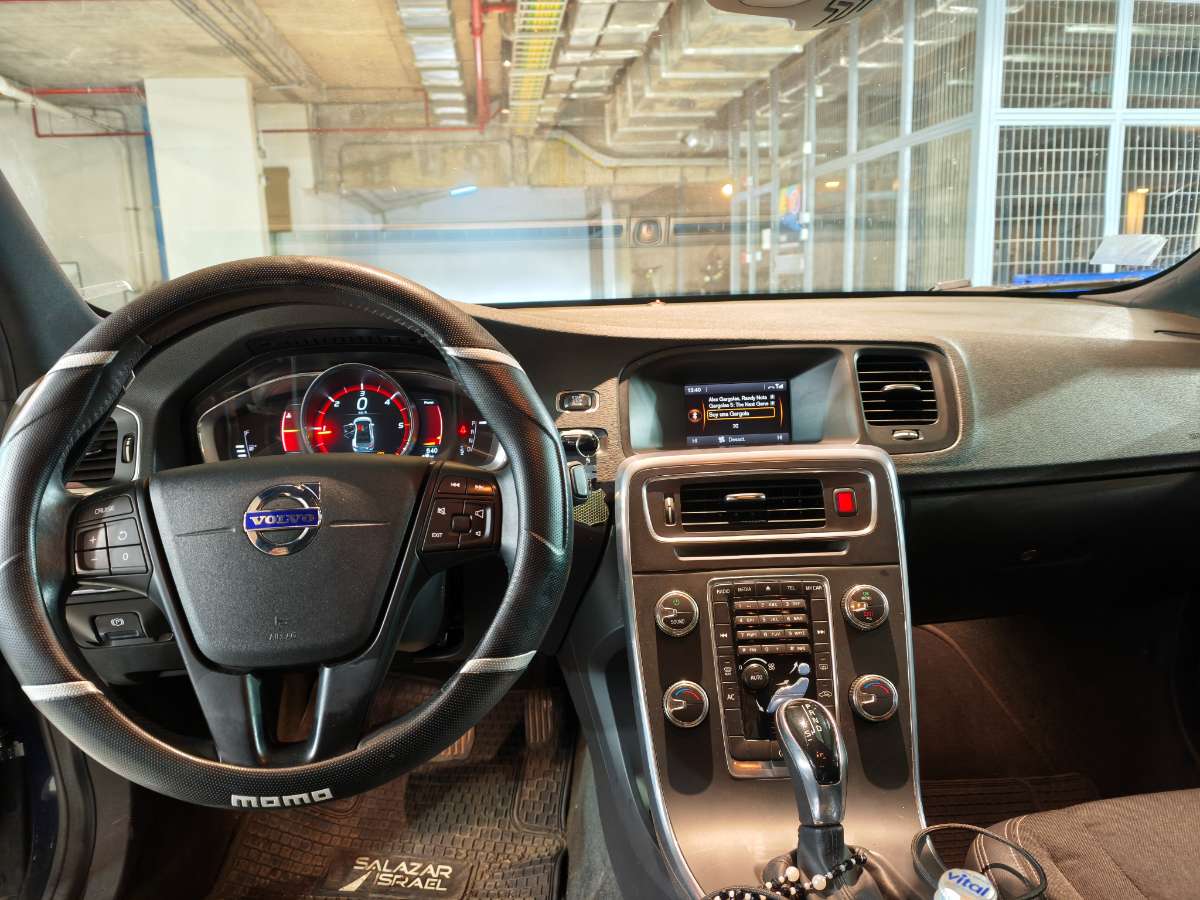 Volvo S60 D2 Comfort Aut — foto 8 de 9