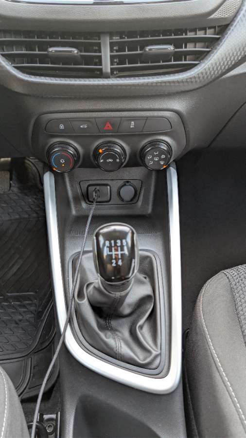 Chevrolet Onix — foto 19 de 22
