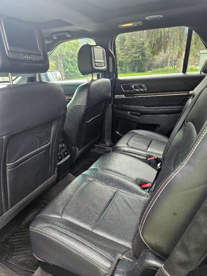 Ford Explorer — foto 19 de 23