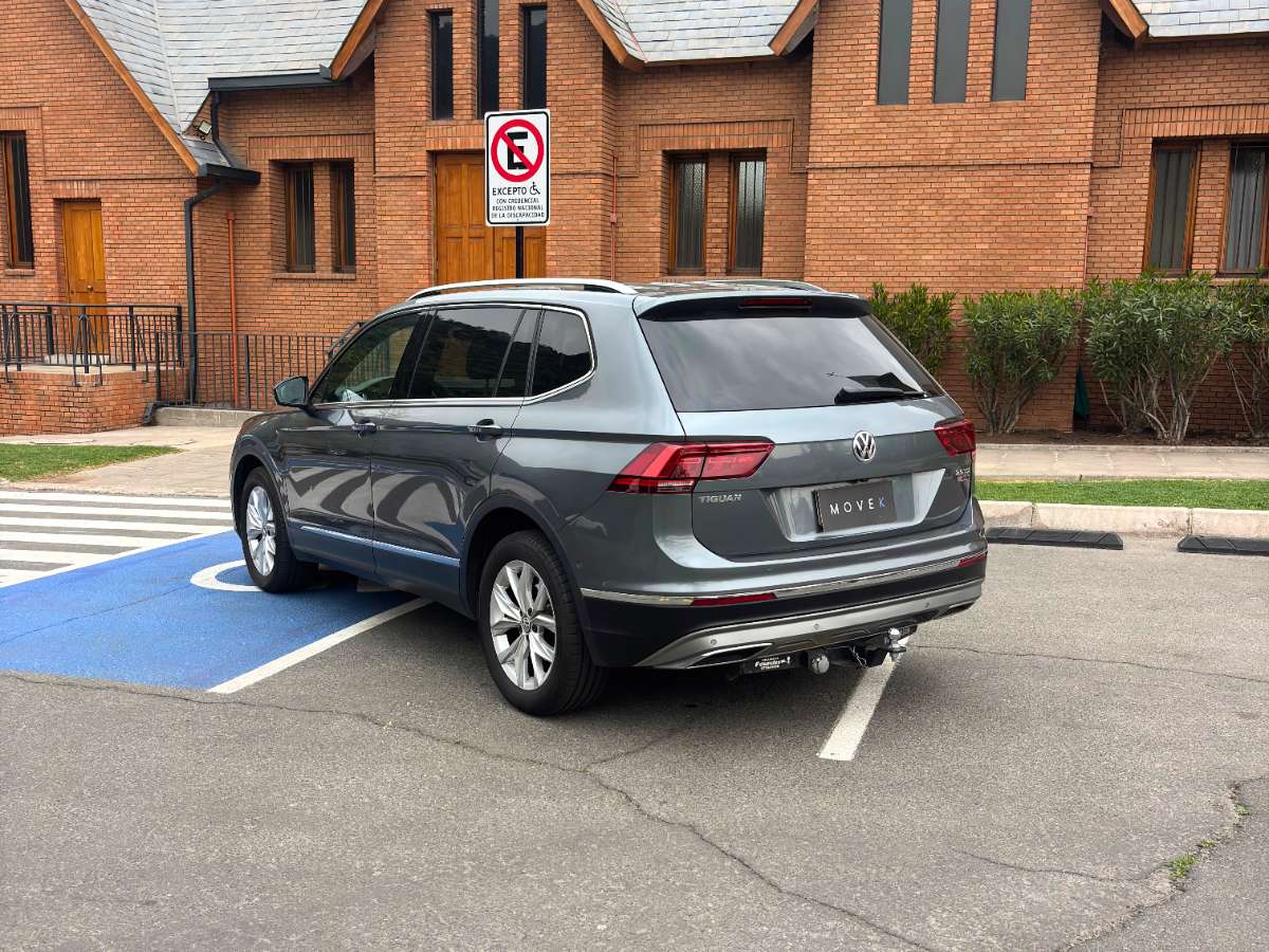 Volkswagen Tiguan — foto 6 de 10