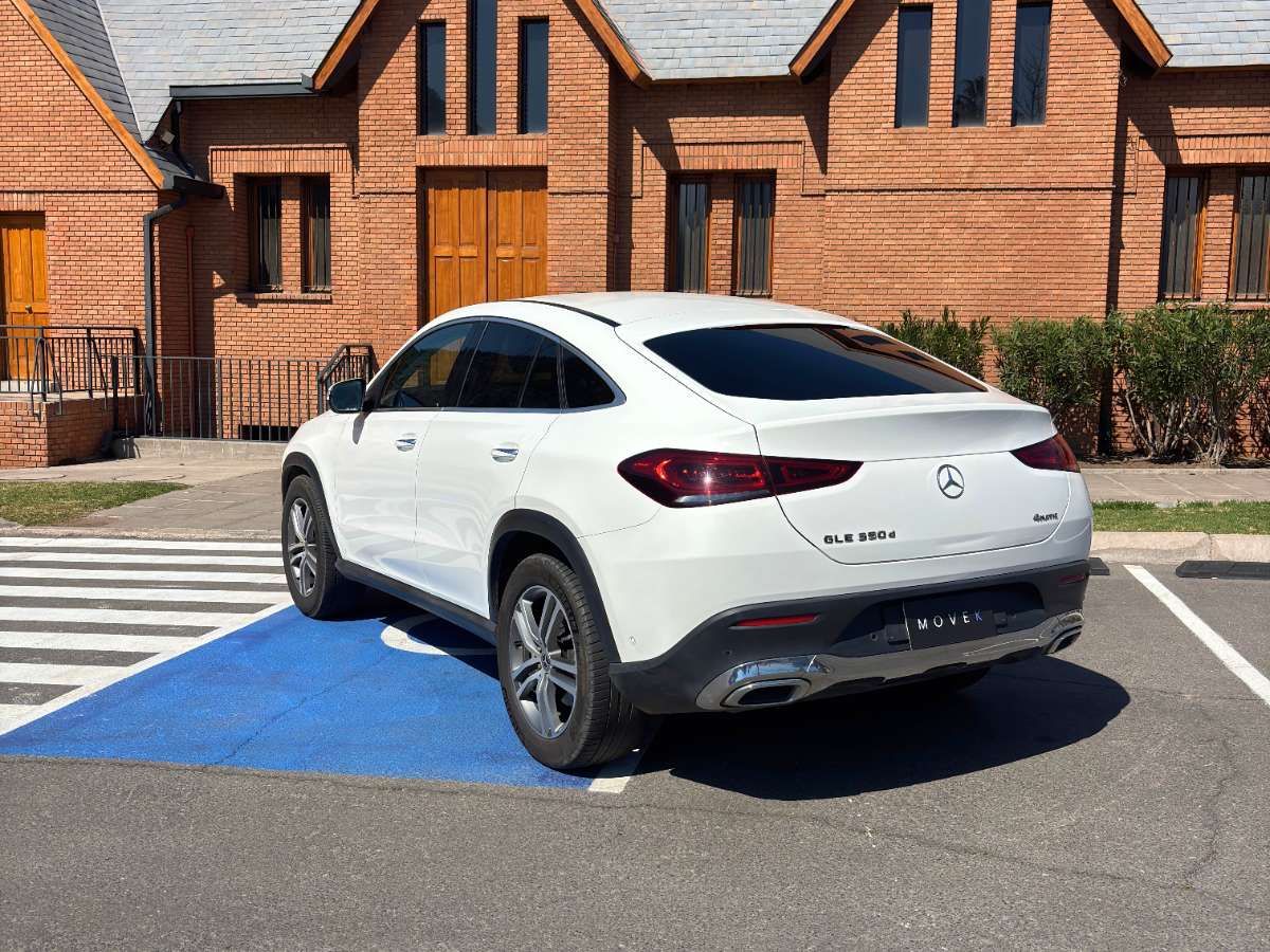 Mercedes-Benz Gle350 D — foto 7 de 11