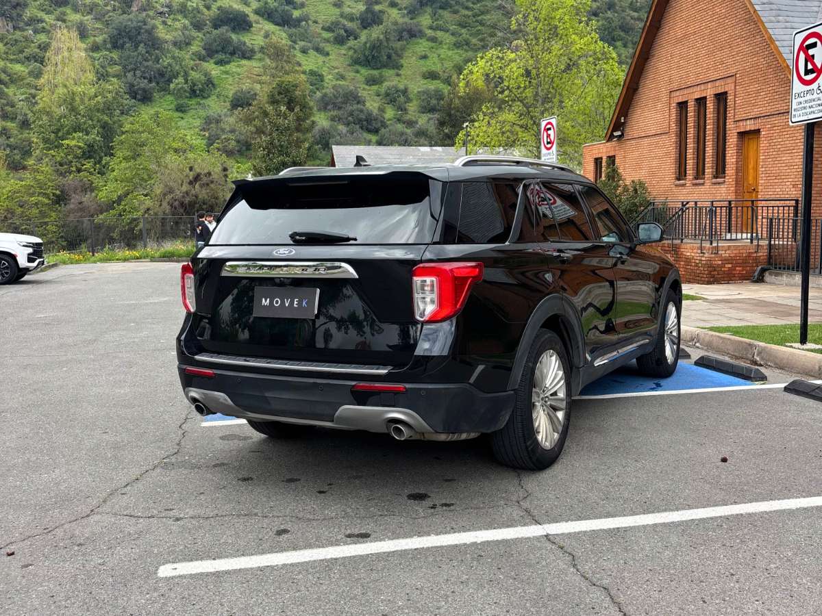 Ford Explorer — foto 4 de 9