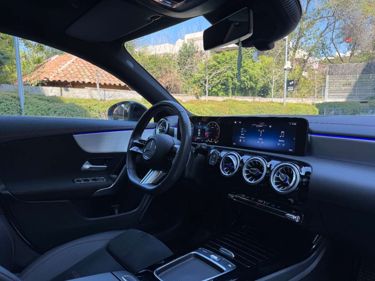 Mercedes-Benz Cla200 — foto 15 de 19