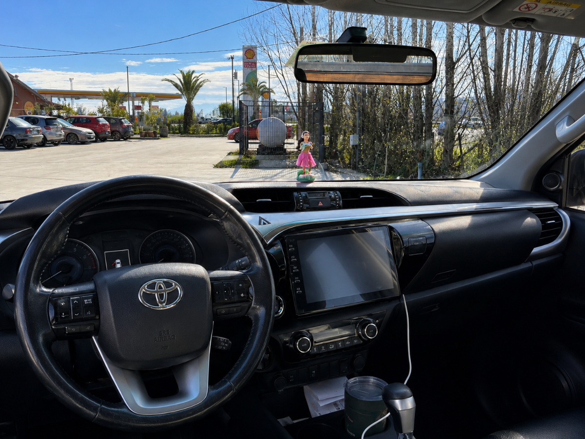 Toyota Hilux — foto 3 de 11