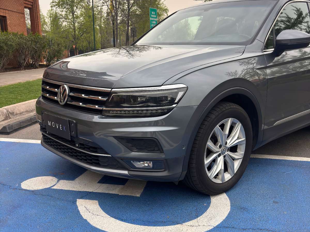 Volkswagen Tiguan — foto 2 de 10