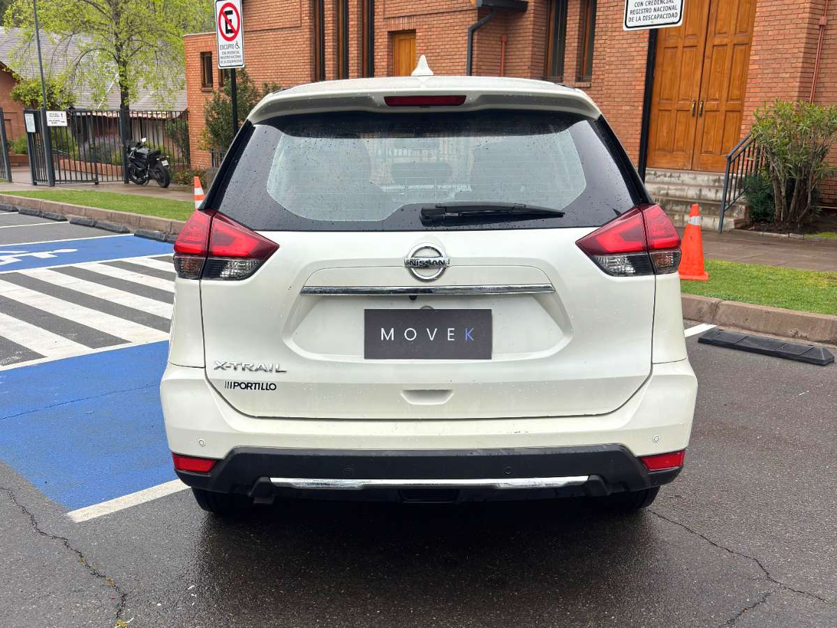 Nissan X-Trail — foto 5 de 10