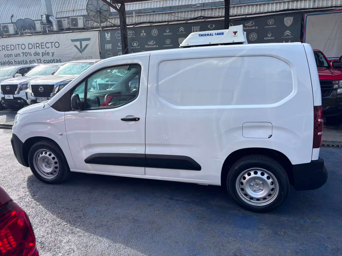 Citroën Berlingo K9 — foto 4 de 8