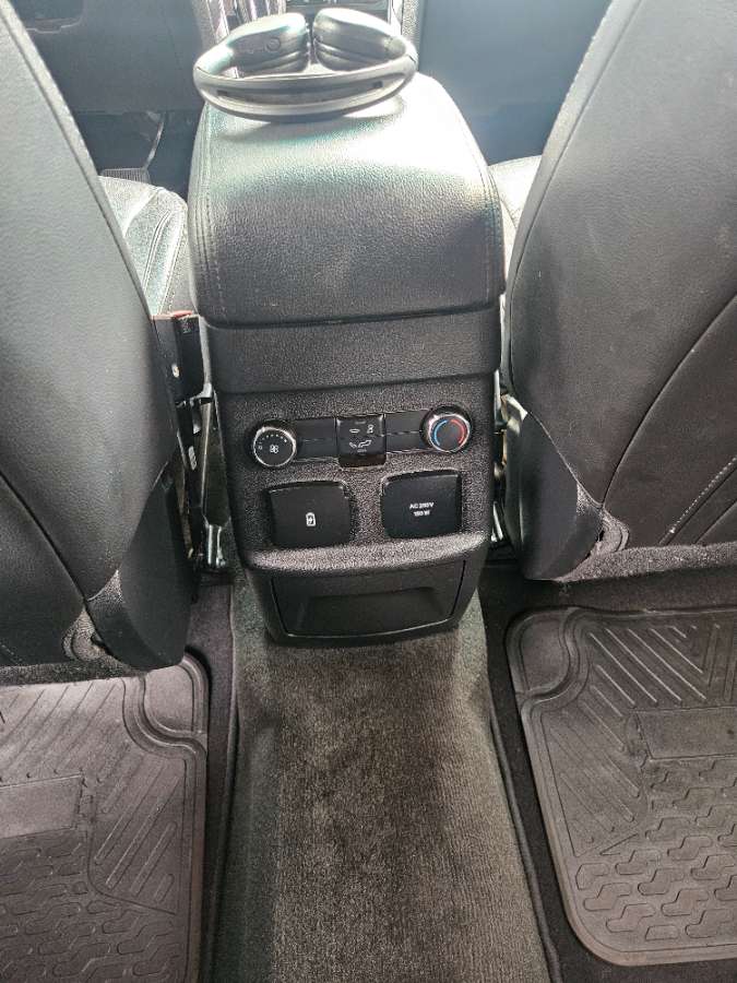 Ford Explorer — foto 20 de 23