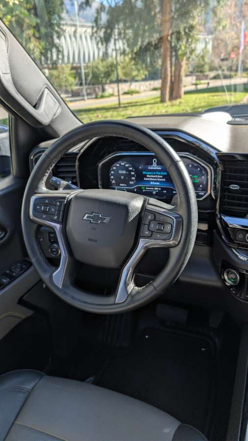 Chevrolet Silverado — foto 21 de 31