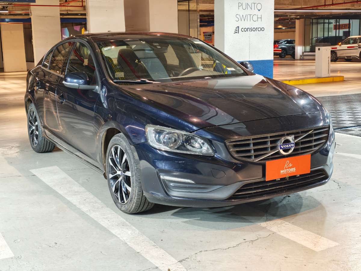 Volvo S60 D2 Comfort Aut — foto 3 de 9