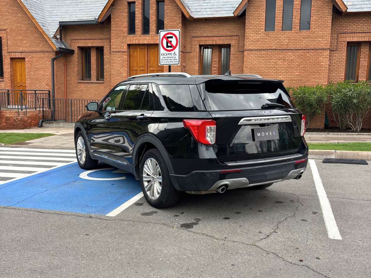 Ford Explorer — foto 5 de 9