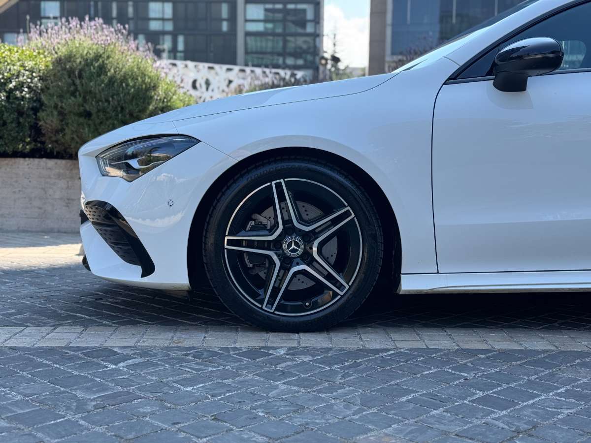 Mercedes-Benz Cla200 — foto 8 de 19