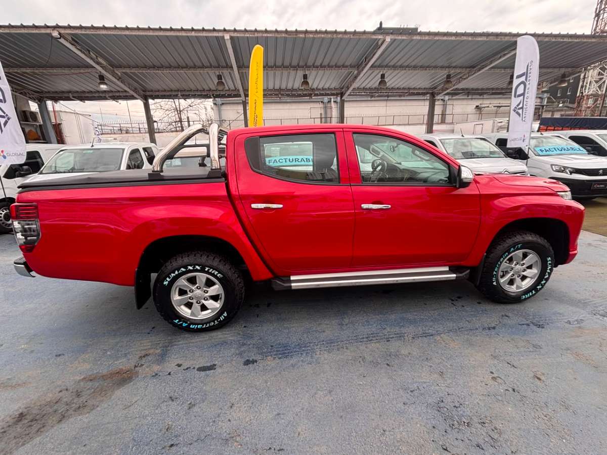 Mitsubishi L200 — foto 4 de 8