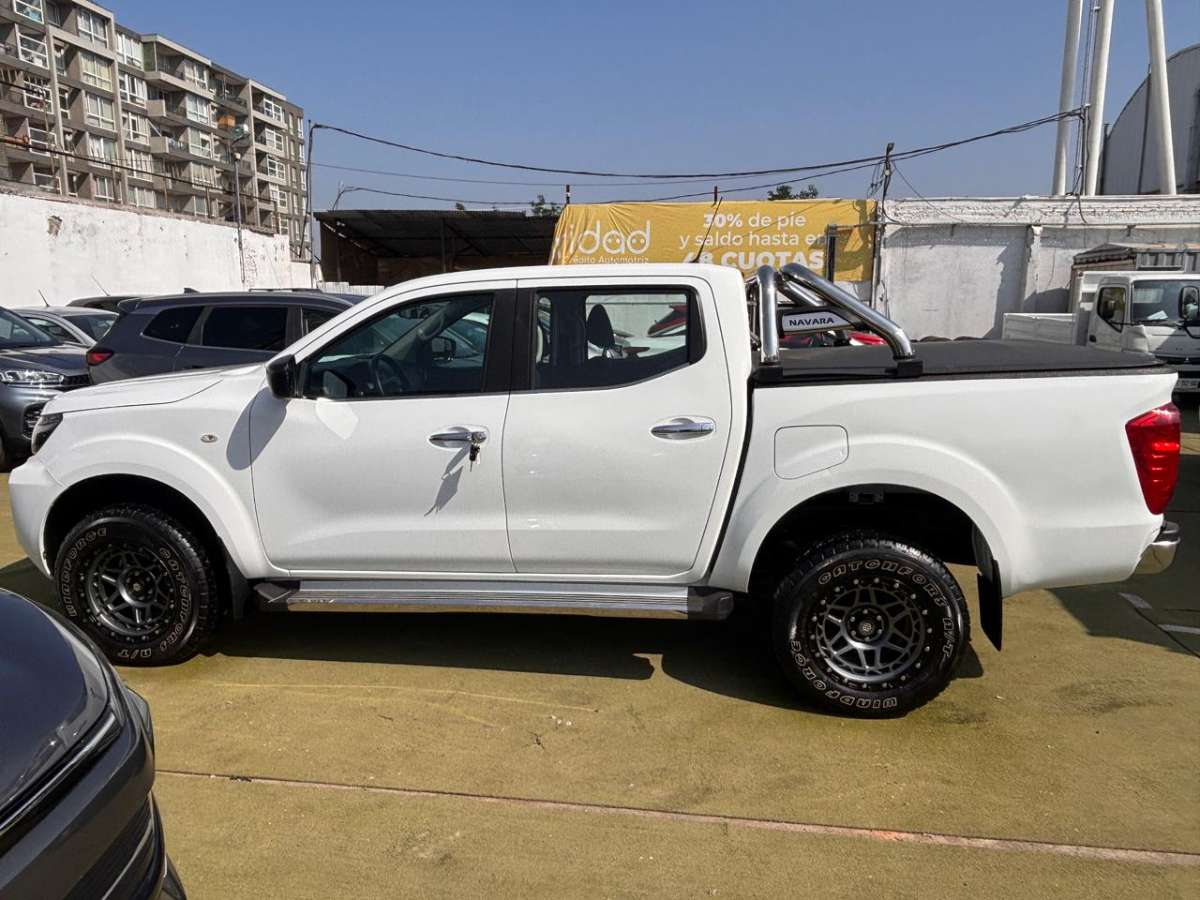 Nissan Navara D Cab — foto 5 de 8