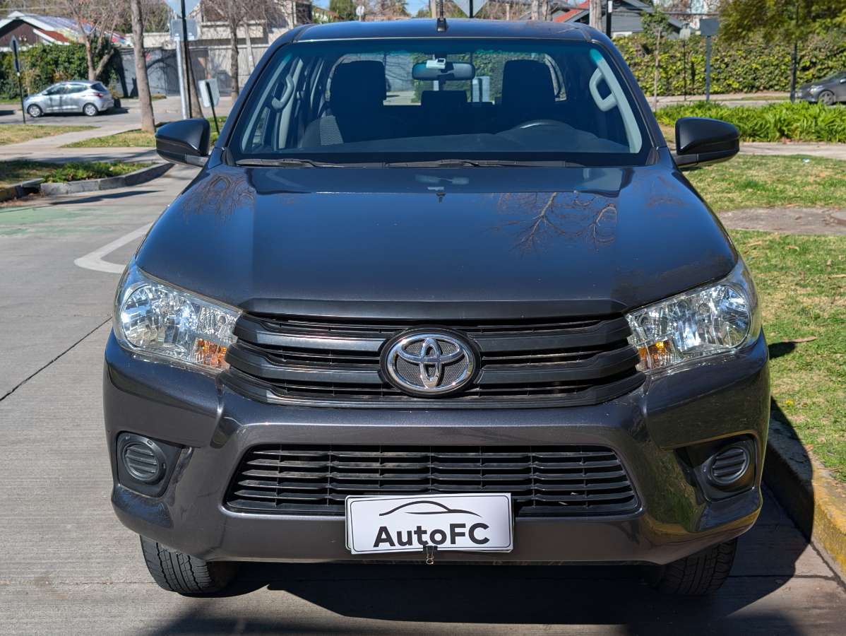 Toyota HILUX 2018 (1/20)