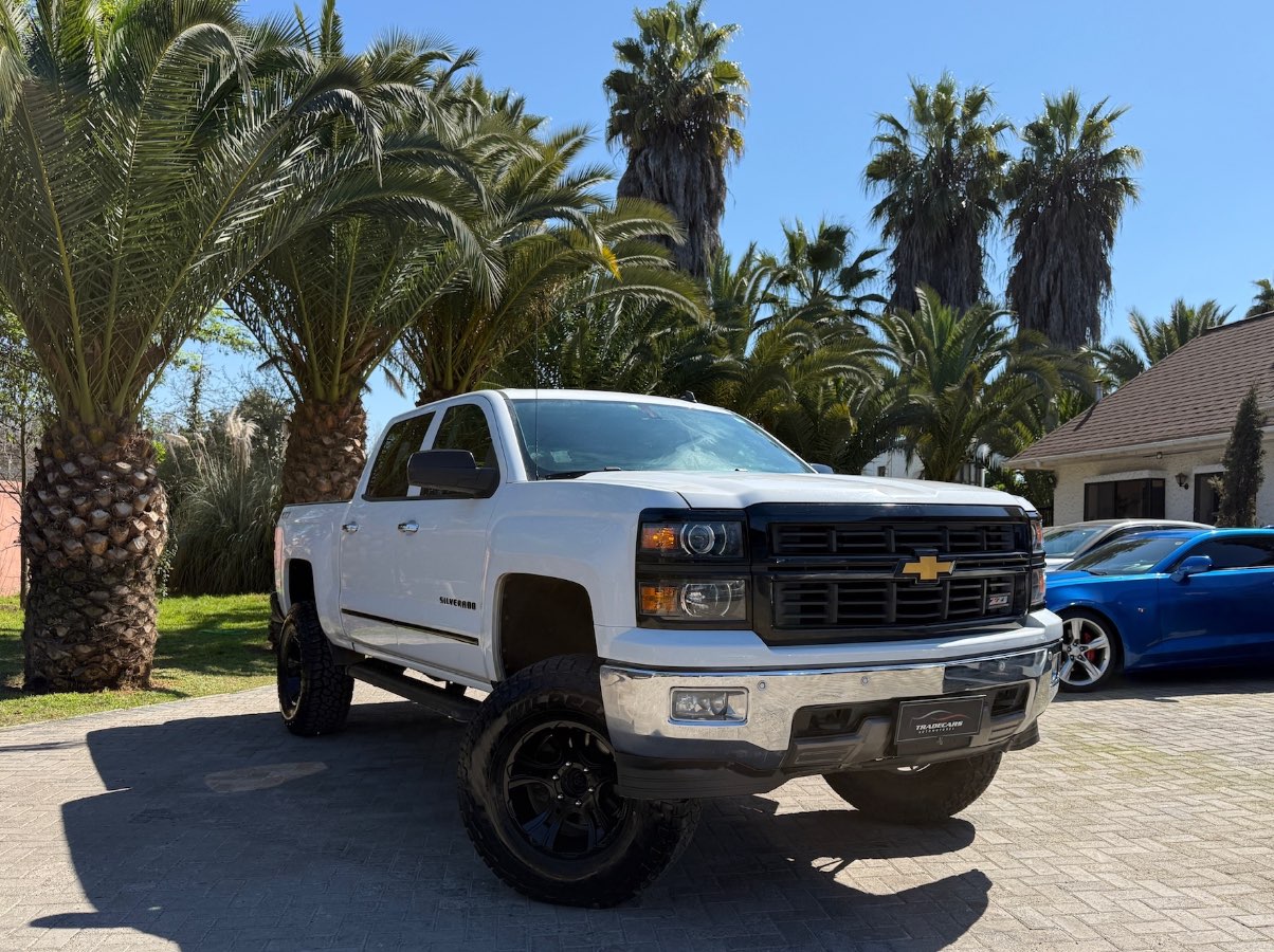 Chevrolet SILVERADO 2015 (1/15)