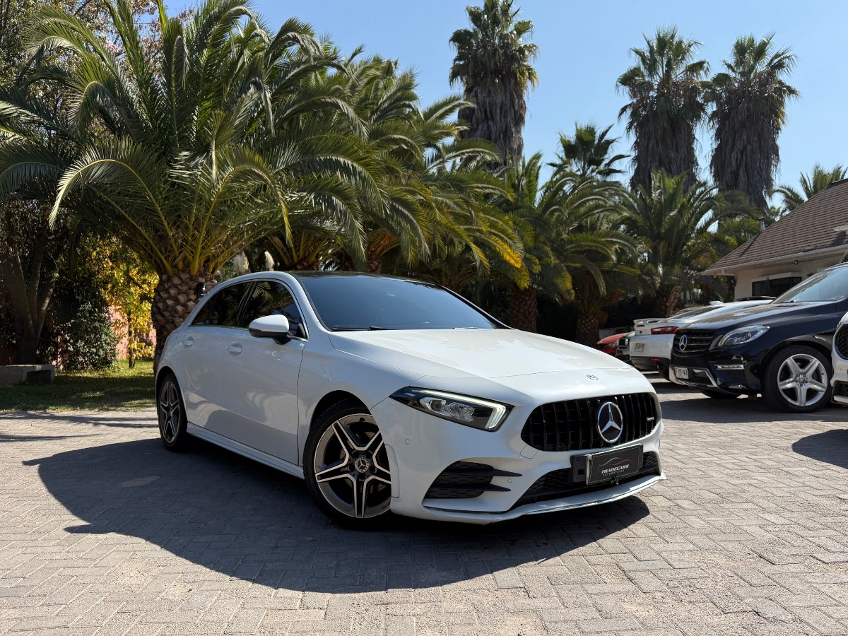 Mercedes-Benz A200D 2021 (1/17)