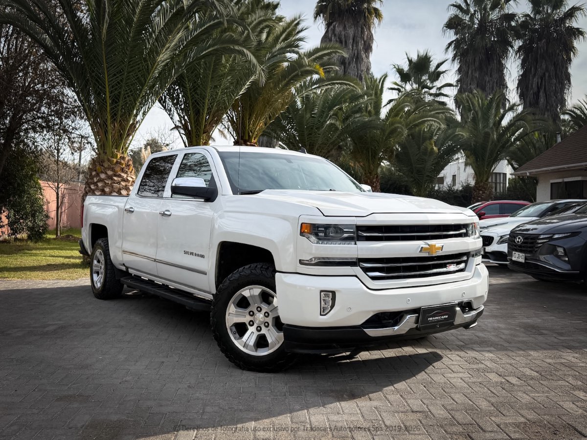 Chevrolet SILVERADO 2018 (1/15)
