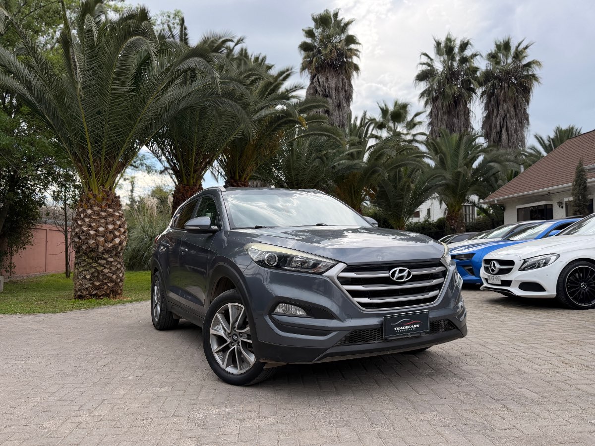 Hyundai TUCSON 2018 (1/13)