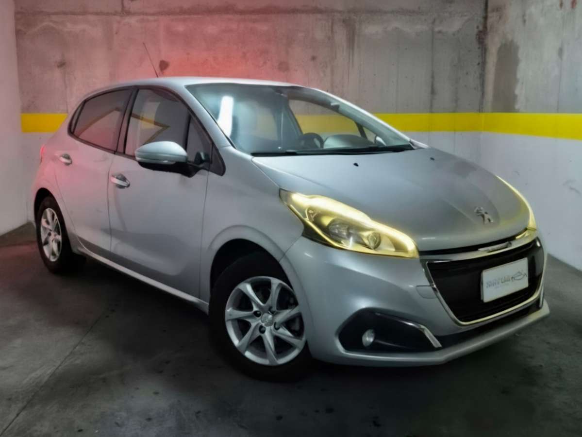 Peugeot 208 2018 (1/27)