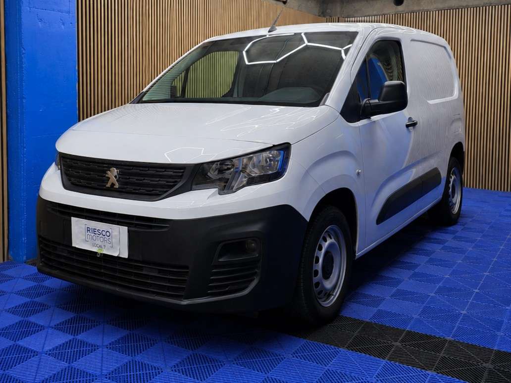 Peugeot PARTNER 2023 (1/15)