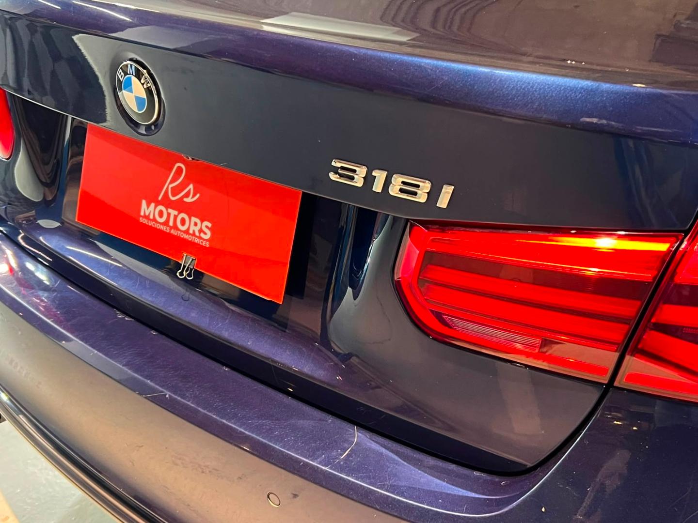 BMW 318I — foto 7 de 22