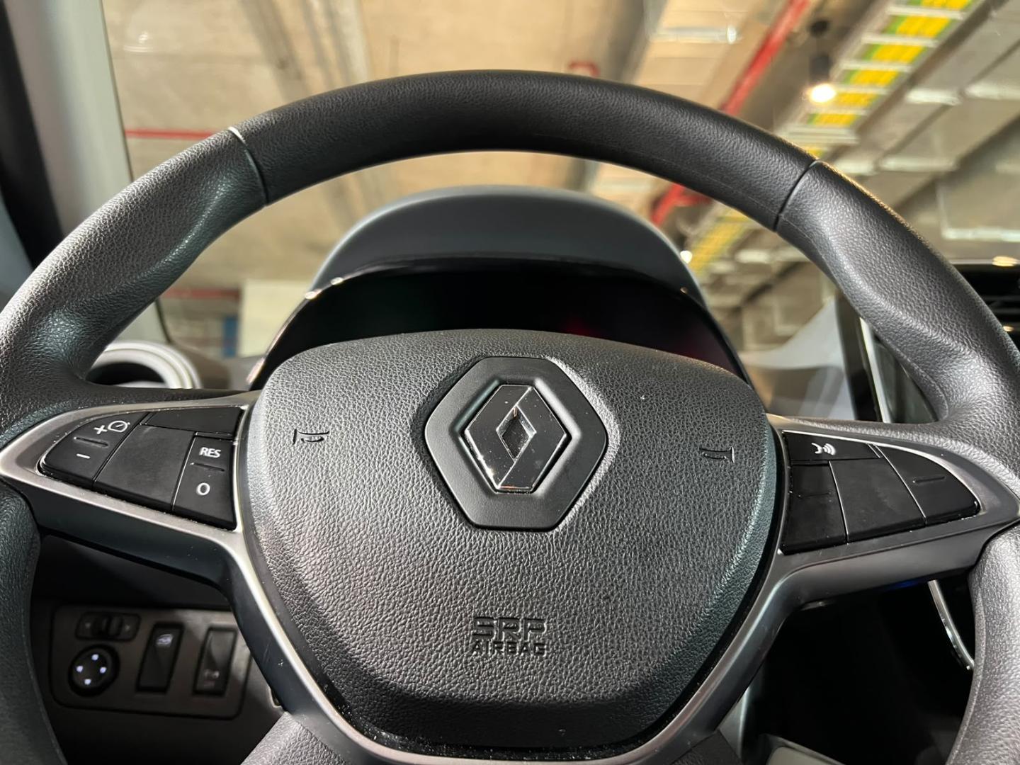 Renault Kwid — foto 13 de 23