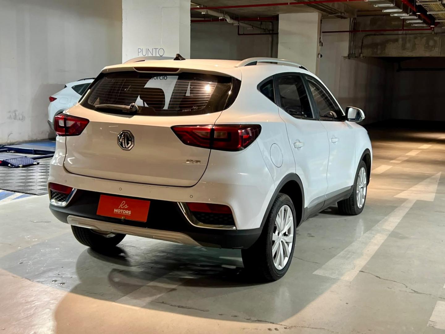 MG Zs — foto 4 de 18