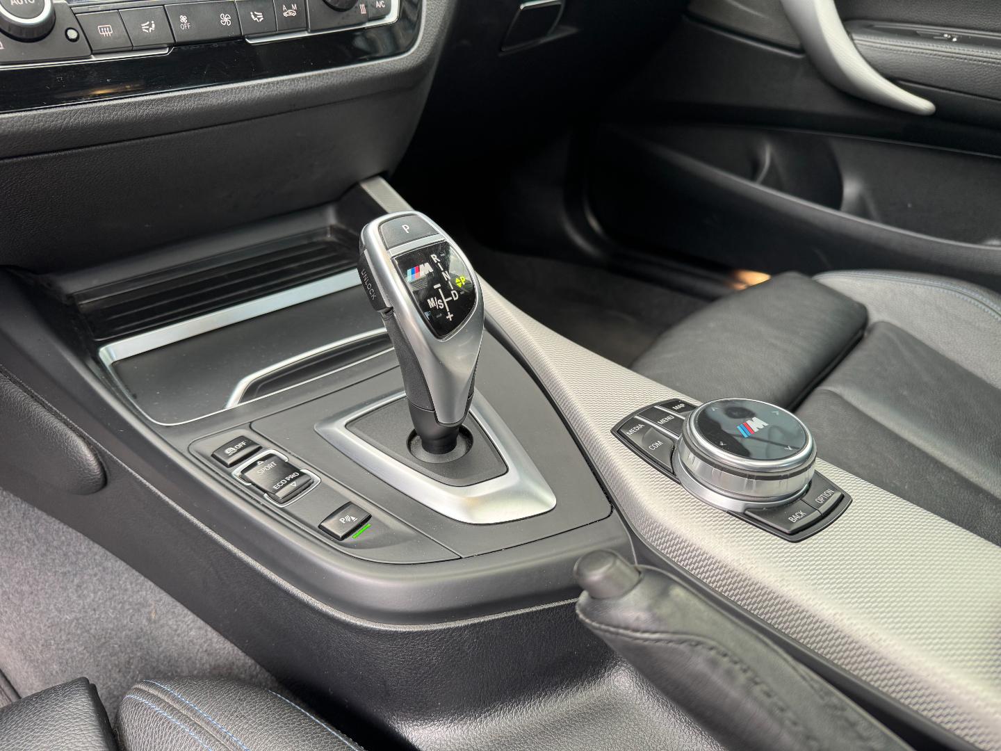 BMW M240I — foto 10 de 19
