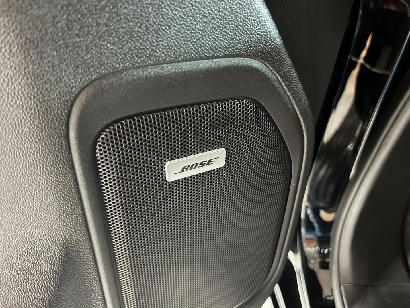 Chevrolet Silverado — foto 21 de 24