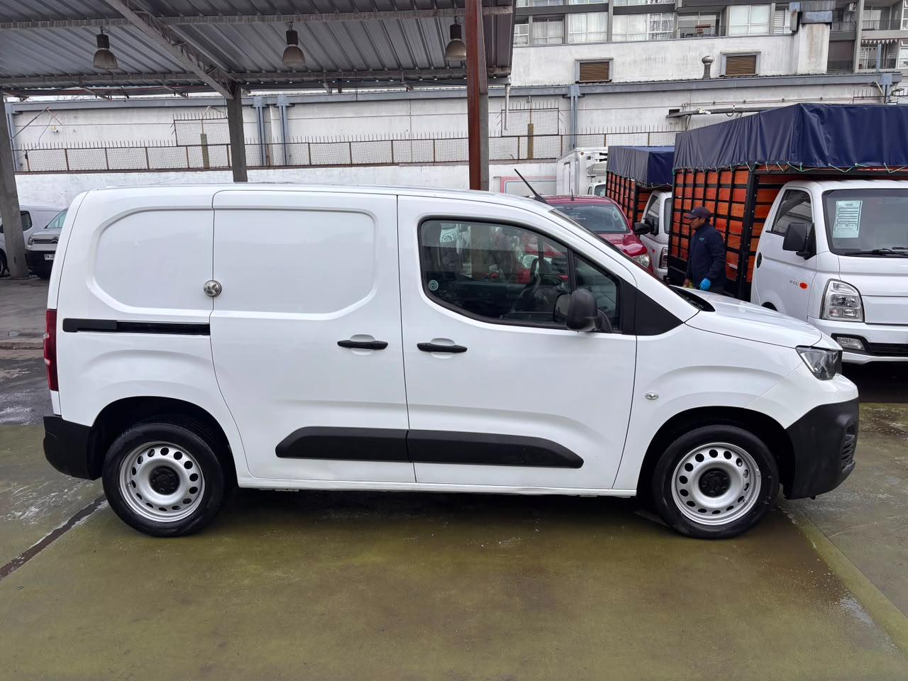 Peugeot Partner — foto 5 de 8