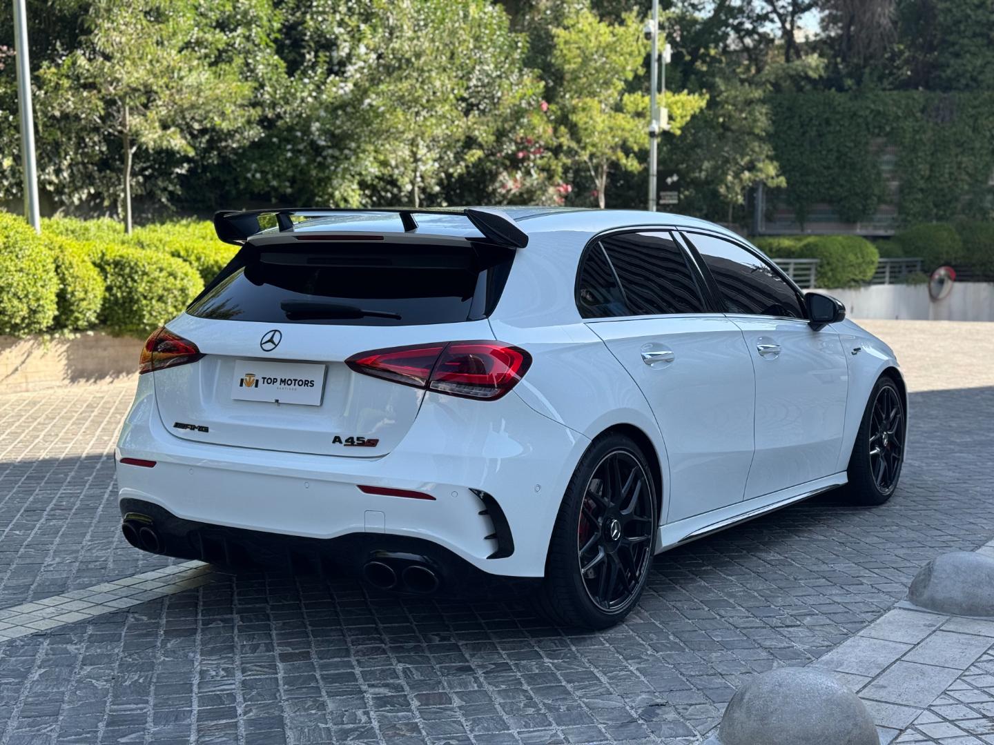 Mercedes-Benz A45S — foto 4 de 18