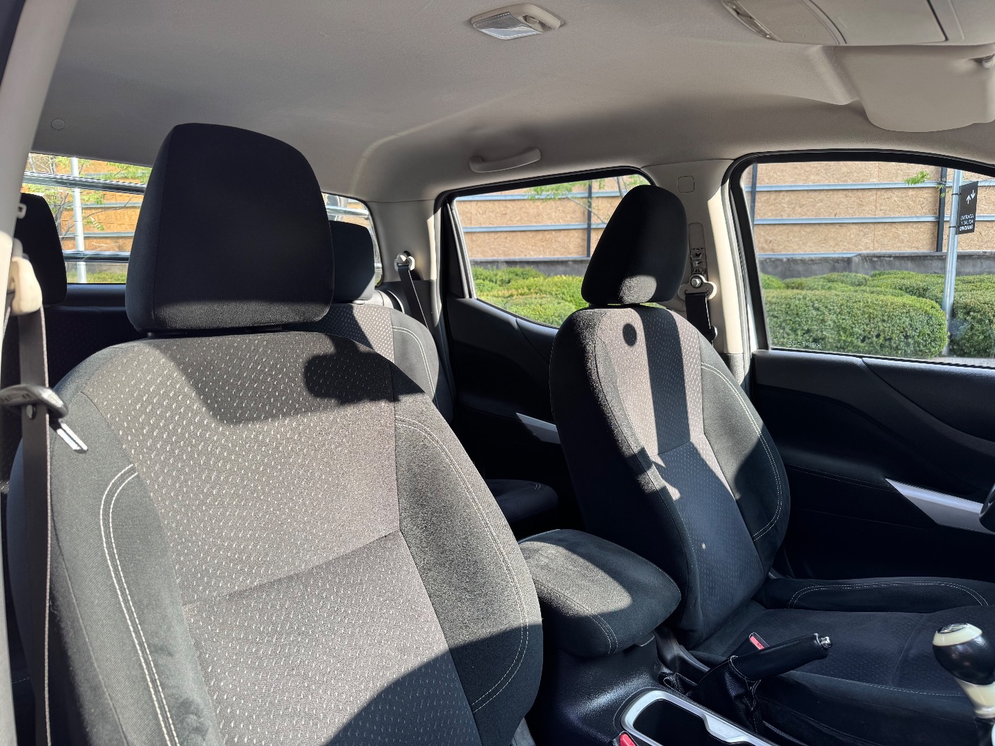 Nissan Np300 — foto 16 de 18