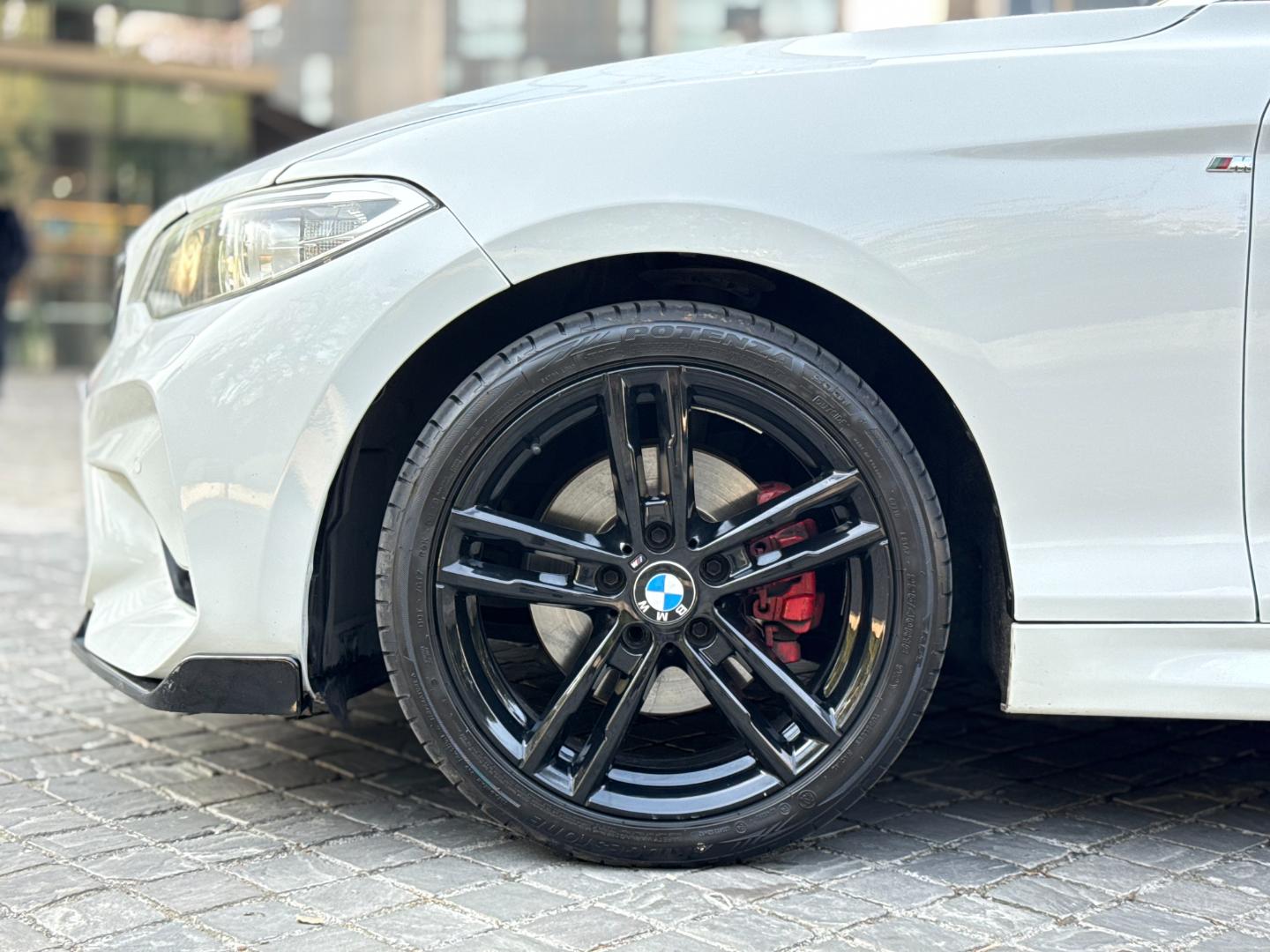 BMW 220 — foto 7 de 17