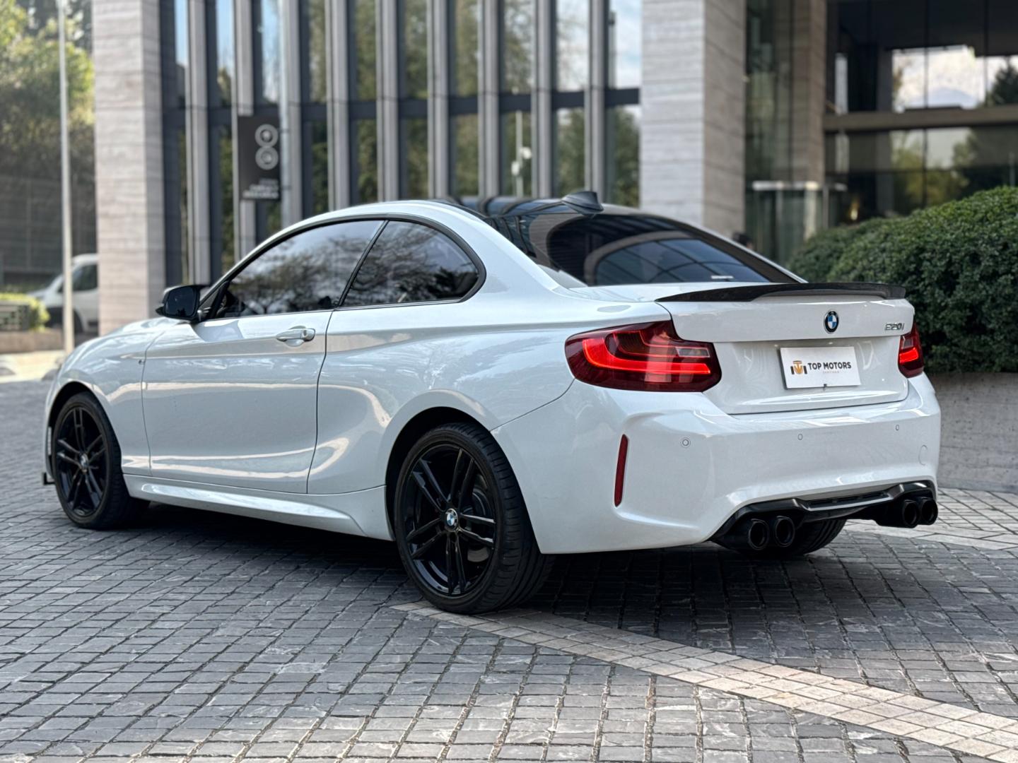 BMW 220 — foto 6 de 17