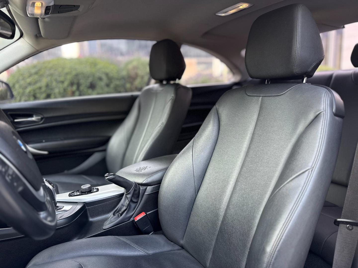 BMW 220 — foto 14 de 17