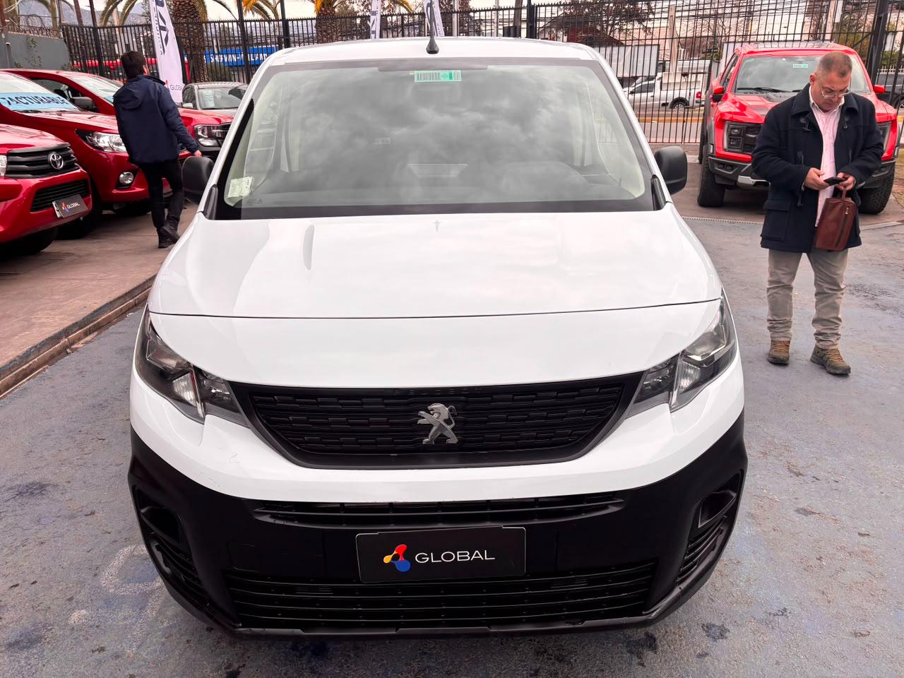 Peugeot Partner — foto 2 de 8