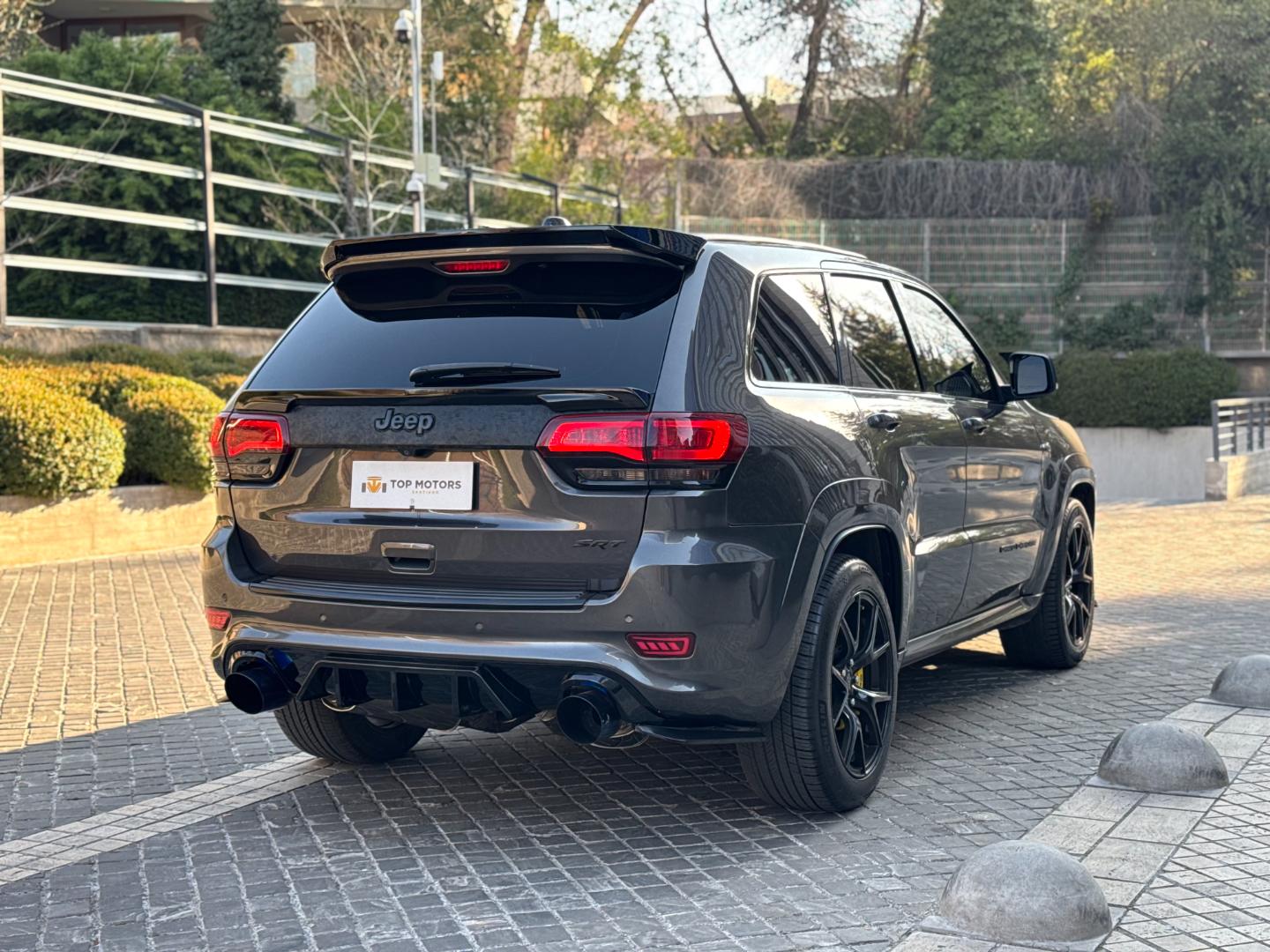 Jeep Grand Cherokee Srt🇺🇸 — foto 4 de 17