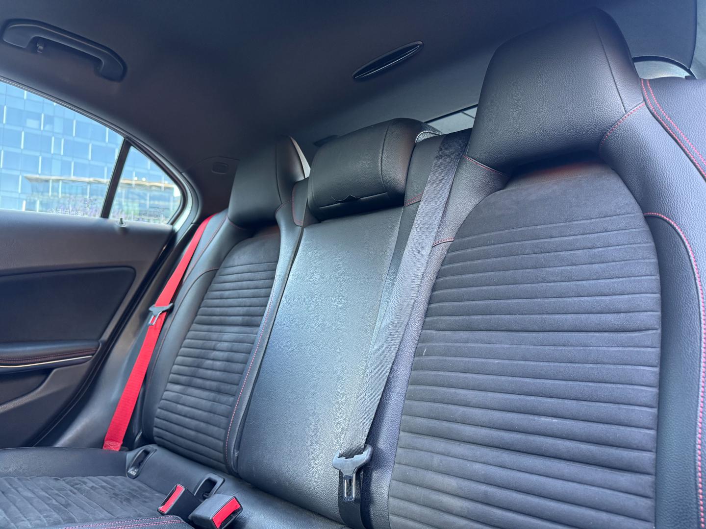 Mercedes-Benz A250 — foto 18 de 19