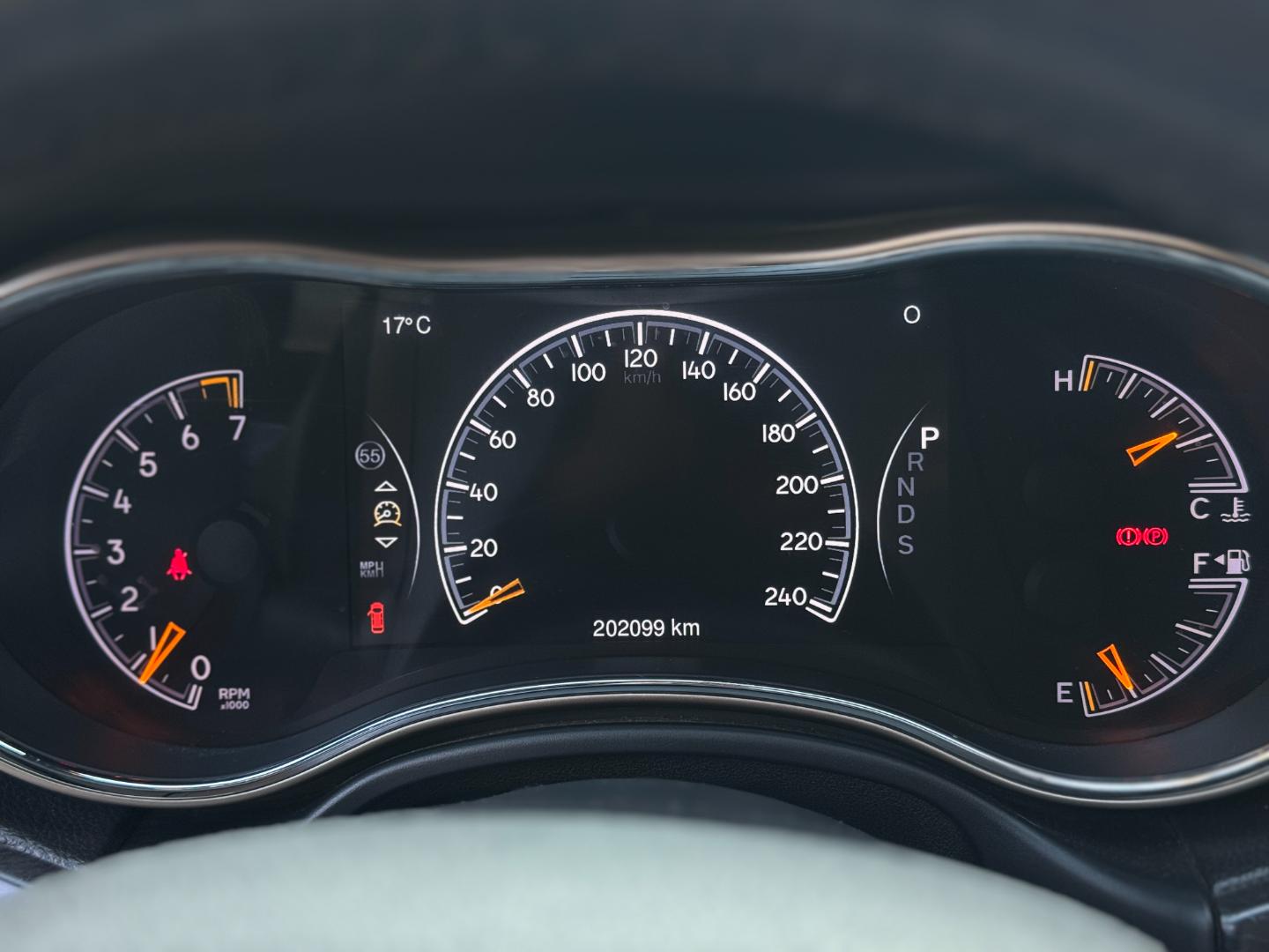 Jeep Grand Cherokee — foto 10 de 19