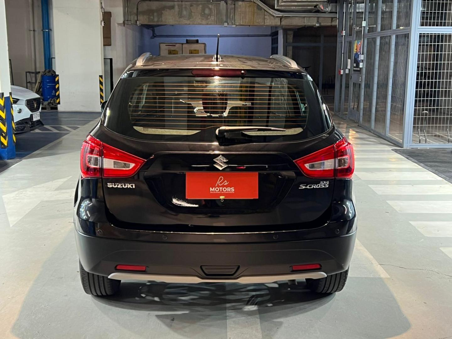 Suzuki S-Cross — foto 5 de 23