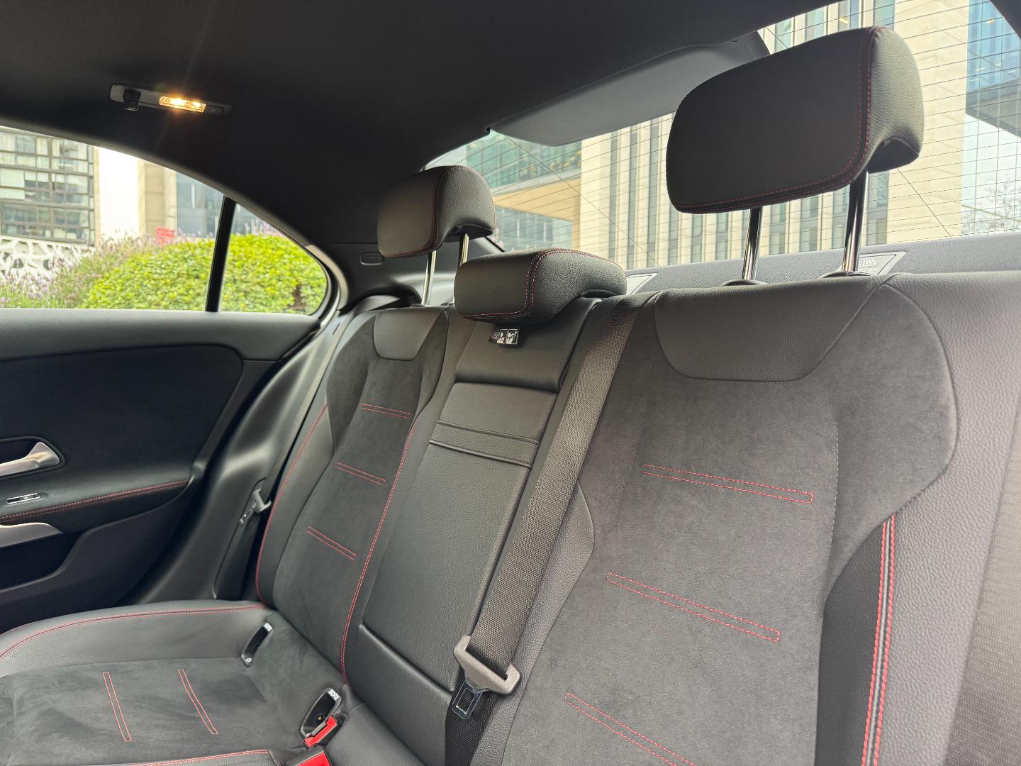 Mercedes-Benz A250 — foto 19 de 19