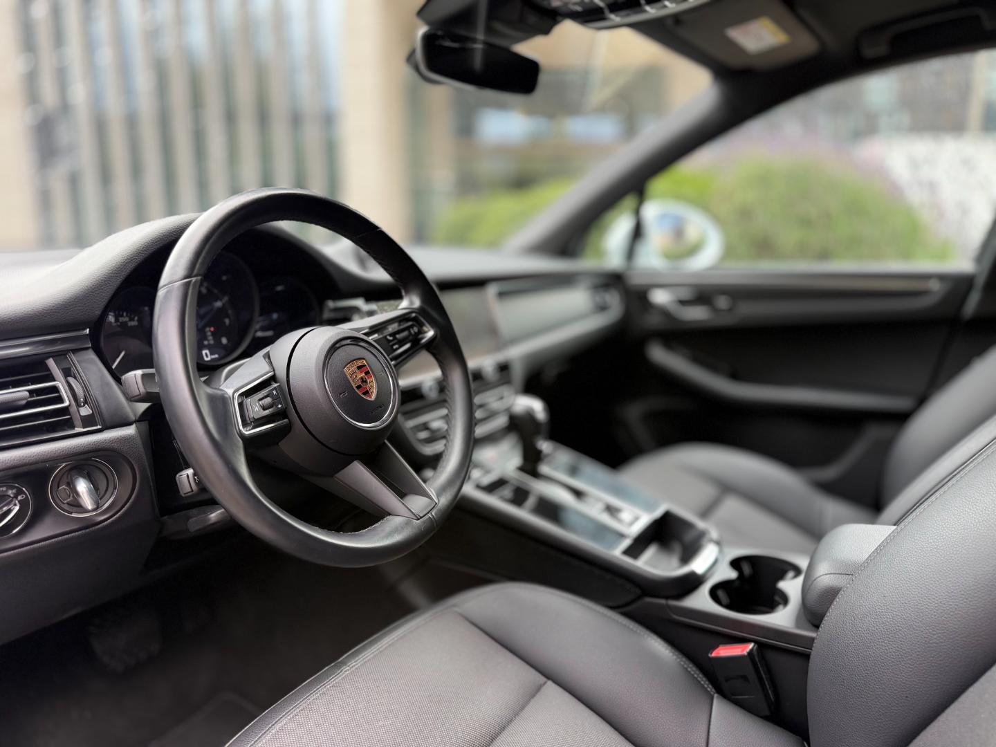 Porsche Macan — foto 13 de 19