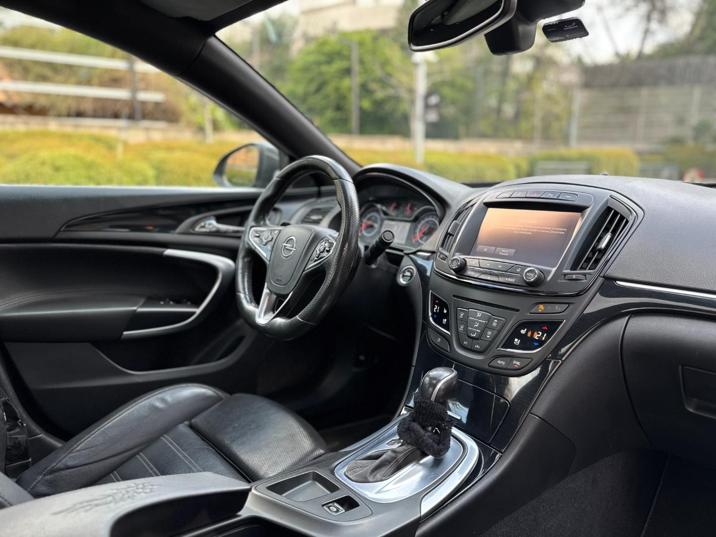 Opel Insignia — foto 13 de 17