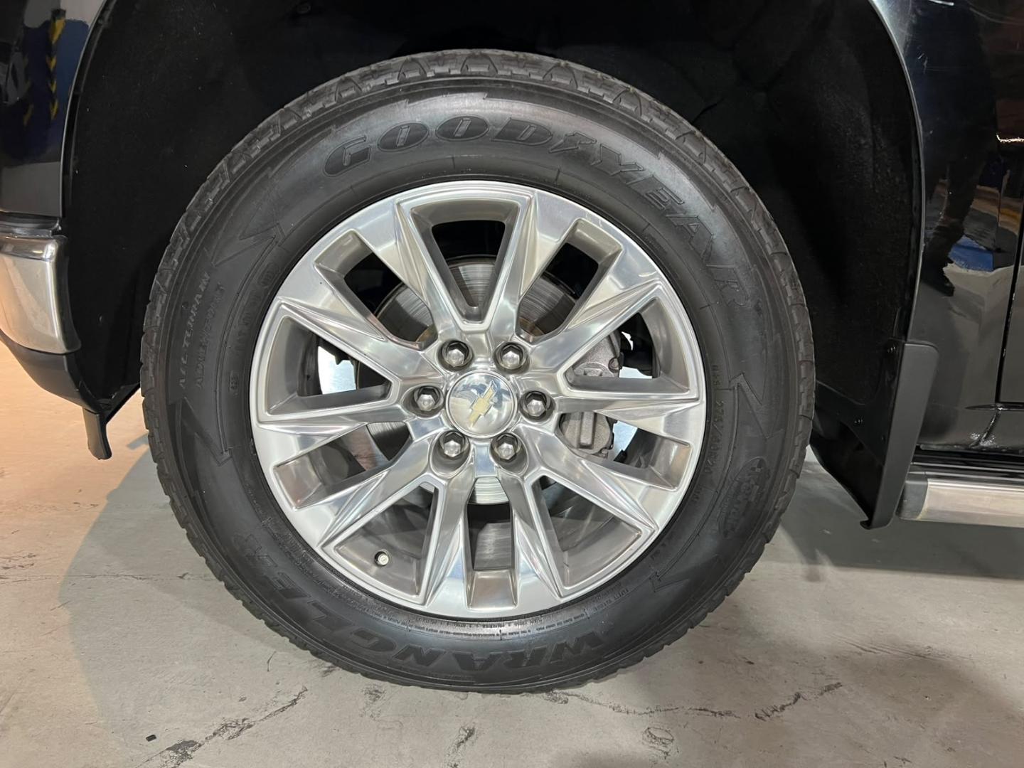 Chevrolet Silverado — foto 9 de 24
